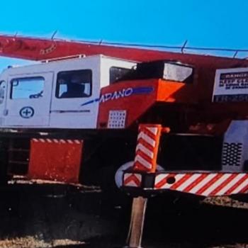 25 Ton Tadano rough terrain crane